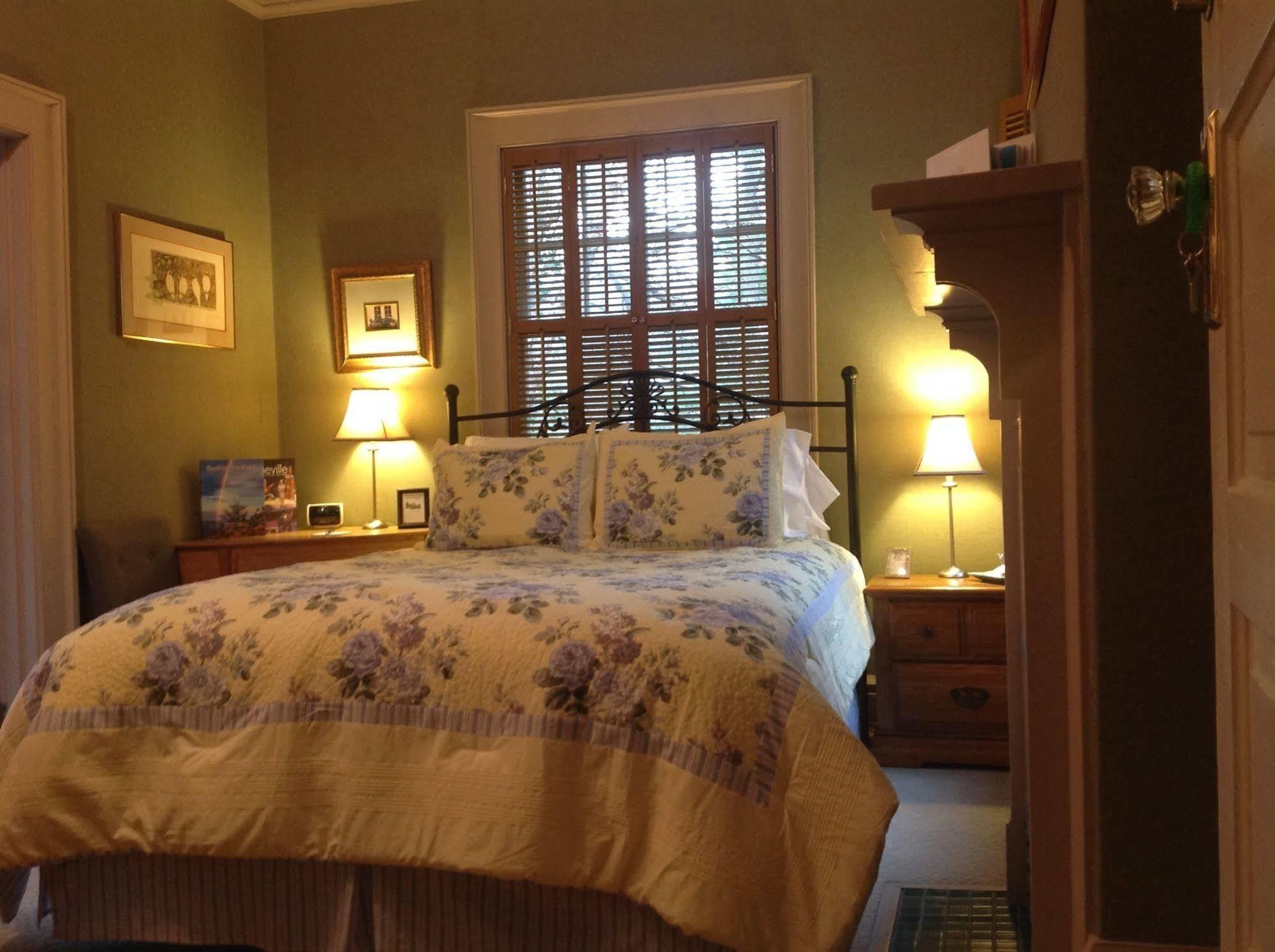 North Lodge On Oakland Bed And Breakfast Asheville Ngoại thất bức ảnh